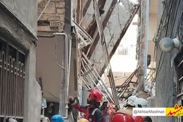 انفجار منزل مسکونی در بلوار هدایت مشهد / نجات مادر و کودک از زیر آوار
