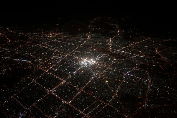 بررسی قیمت بلیت هواپیما در شب ولادت امام رضا (ع) از مبدا تهران و مراکز استان‌ها به مشهد