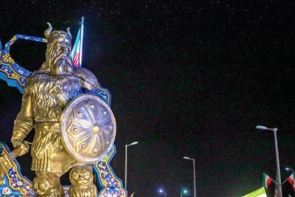 درباره  المان وطن در بوستان وکیل‌آباد مشهد | تو رستم تهمتنی