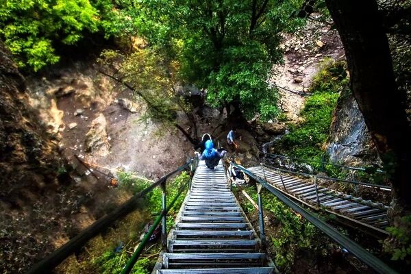 آبشار ارتکند بهشت گمشده در کلات نادری