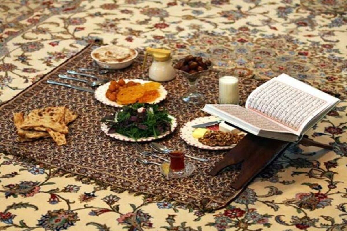 چه کسانی می‌توانند قبل از اذان ظهر نیت روزه کنند؟