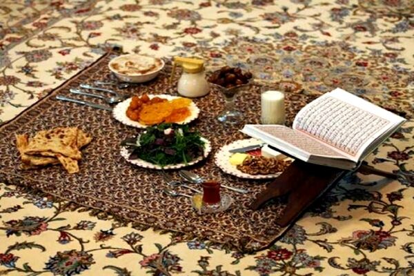 چه کسانی می‌توانند قبل از اذان ظهر نیت روزه کنند؟