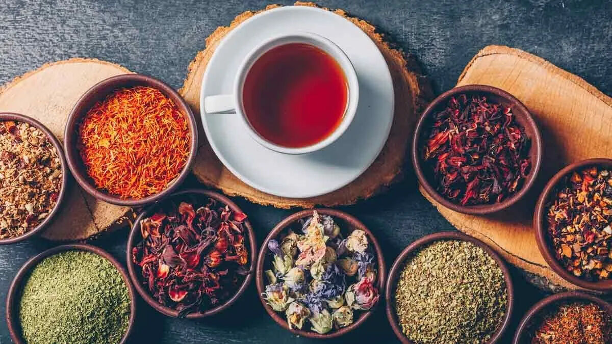 آیا چای در آبرسانی به بدن موثر است؟ | آیا می‌توان چای را بخشی از سهمیه آب روزانه محاسبه کرد؟