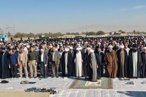 اقامه نماز باران با حضور ۵ هزار نمازگزار در مشهد