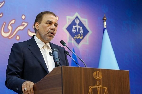 هشدار قضایی درباره تصویربرداری از اماکن بمباران شده و جاسوسی برای دشمن | جهانگیر: حکم اقدام عملی به نفع دشمن، مصادره اموال تا اعدام است