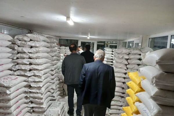 بیش از ۲۱۲ تن کالای احتکاری در خراسان رضوی کشف شد (یکم اردیبهشت ۱۴۰۵)