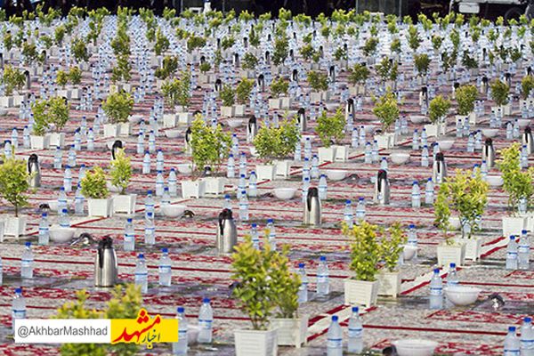 فرنی‌پزان در شربت‌خانه حضرتی