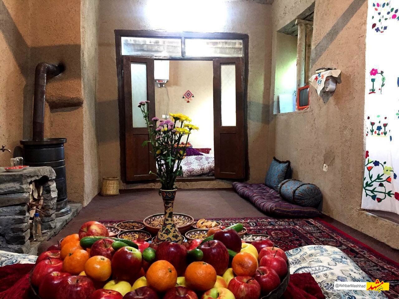 نمایشگاه توانمندی بانوان روستای تاریخی کنگ برگزار شد