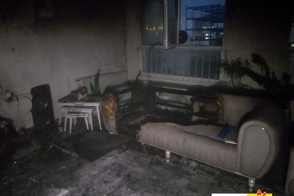 مهار حریق موتورسیکلت و‌ منزل مسکونی و نجات جان شهروند در مشهد