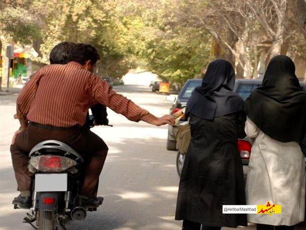 قمه کشی گوشی قاپ ها در محاصره پلیس!