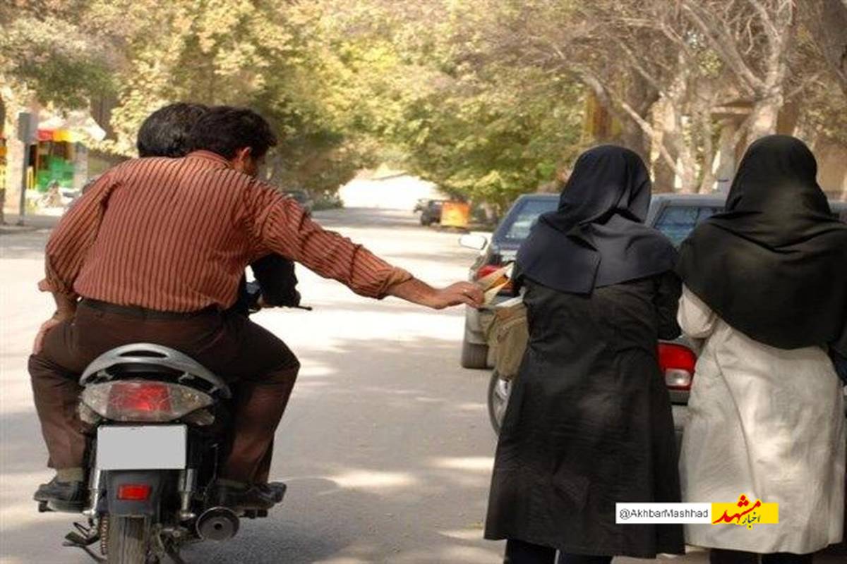 قمه کشی گوشی قاپ ها در محاصره پلیس!