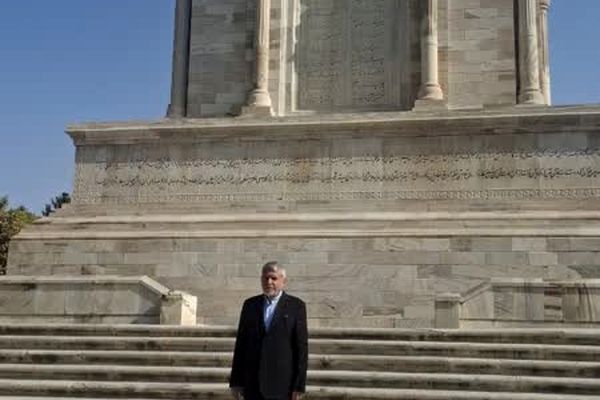 توس در مسیر احیای هویت تمدنی؛ تأکید وزیر میراث‌فرهنگی بر ایجاد باغ مفاخر و ساماندهی توس