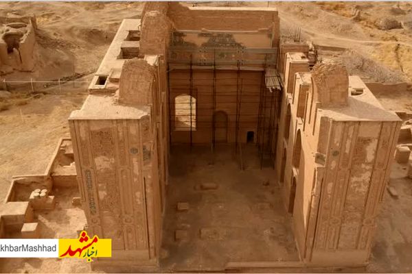 پایان حفاظت و تثبیت تزئینات کتیبه‌های آجری ایوان‌های مسجد ملک زوزن خراسان رضوی
