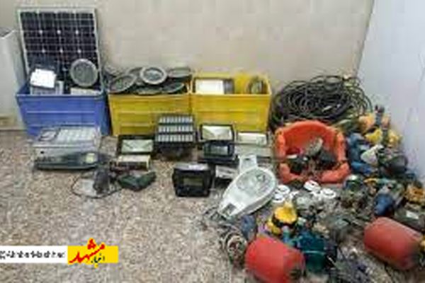 دستگیری متهمان به 40 فقره سرقت لوازم داخل خودرو در مشهد 