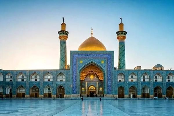 مشاهده دود غلیظ در حرم مطهر رضوی؛ کجا بمباران شده است؟/ عکس