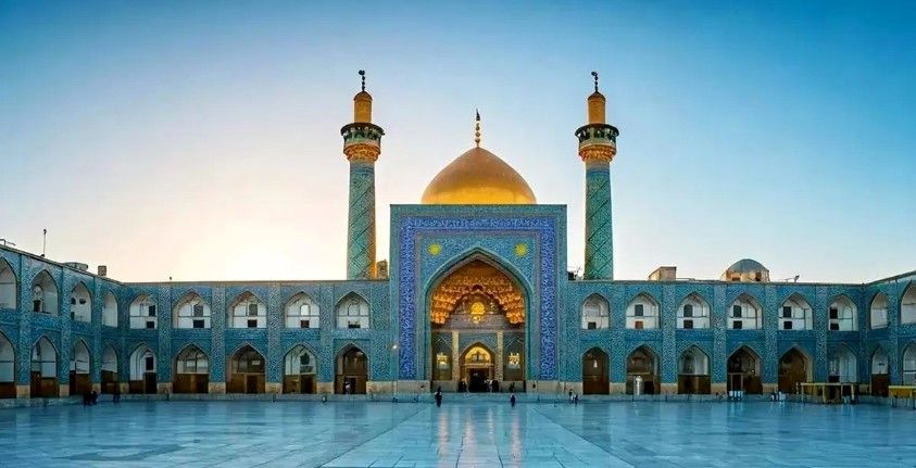 مشاهده دود غلیظ در حرم مطهر رضوی؛ کجا بمباران شده است؟/ عکس