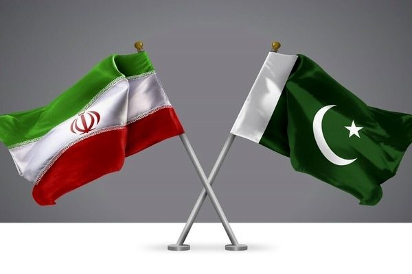 پزشکیان در تماس با نخست‌وزیر پاکستان: آمریکا الگو‌های قبلی و خیانت به دیپلماسی را تکرار می‌کند