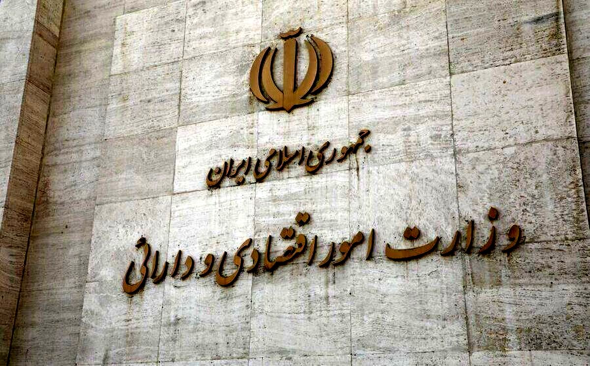 تأمین کالا‌های اساسی با سرعت در حال انجام است | حقوق کارکنان دولت بدون وقفه‌ پرداخت می‌شود