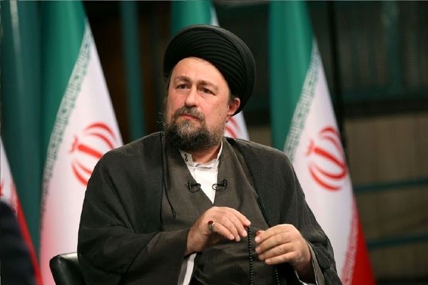 پیام تسلیت سید حسن خمینی: خامنه‌ای عزیز بزرگ بود و بزرگ ماند و با مرگی سرخ برای همیشه قهرمان مردم ایران و مسلمانان جهان خواهد بود