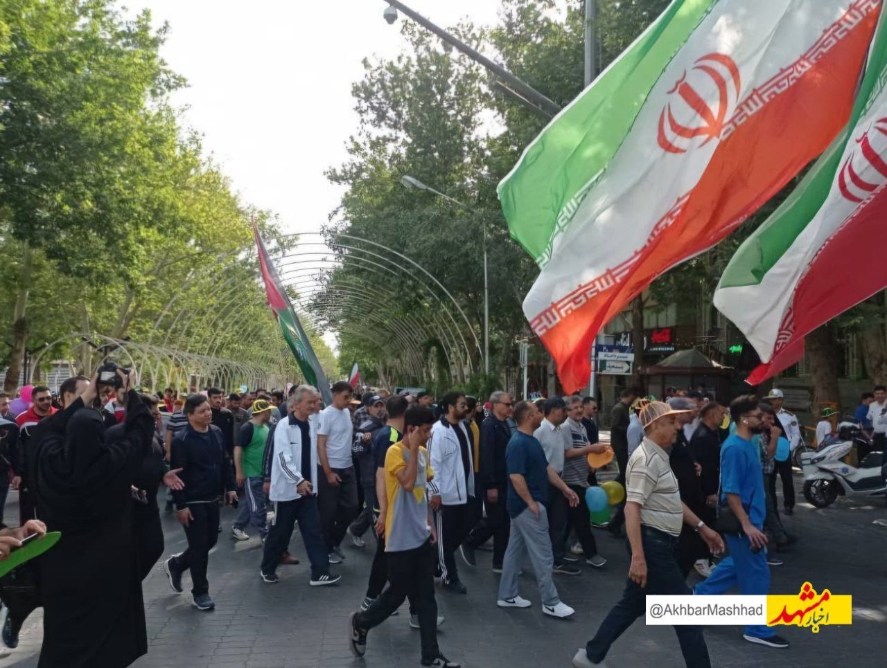 همایش پیاده‌روی خانوادگی در مشهد برگزار شد