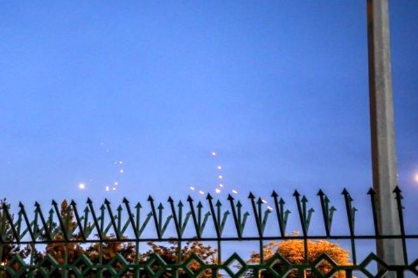 جزئیات اصابت پرتابه‌های دشمن و شنیده شدن صدای انفجار در اطراف محدوده فرودگاه مشهد (چهارشنبه ۵ فروردین ۱۴۰۵)