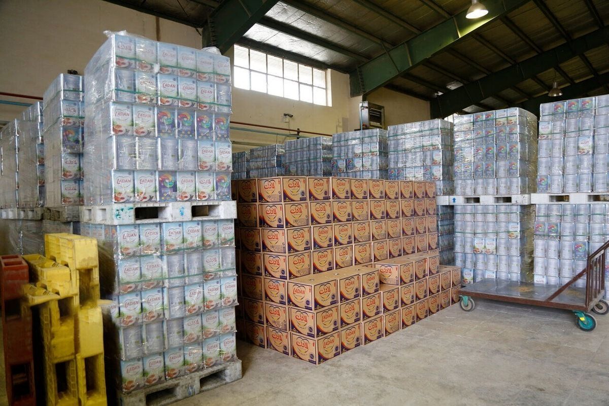 کشف و توقیف بیش از ۷ هزار قلم مواد غذایی تاریخ‌گذشته در مشهد