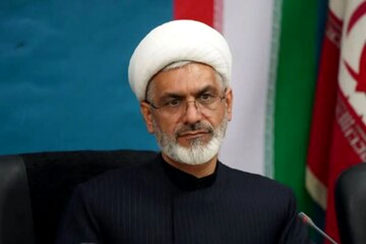 ورود مجلس به ماجرای هدیه دادن کفن در شبکه افق/ عذرخواهی عضو کمیسیون فرهنگی مجلس بابت «رفتار ناپخته رسانه‌ای» در صدا و سیما